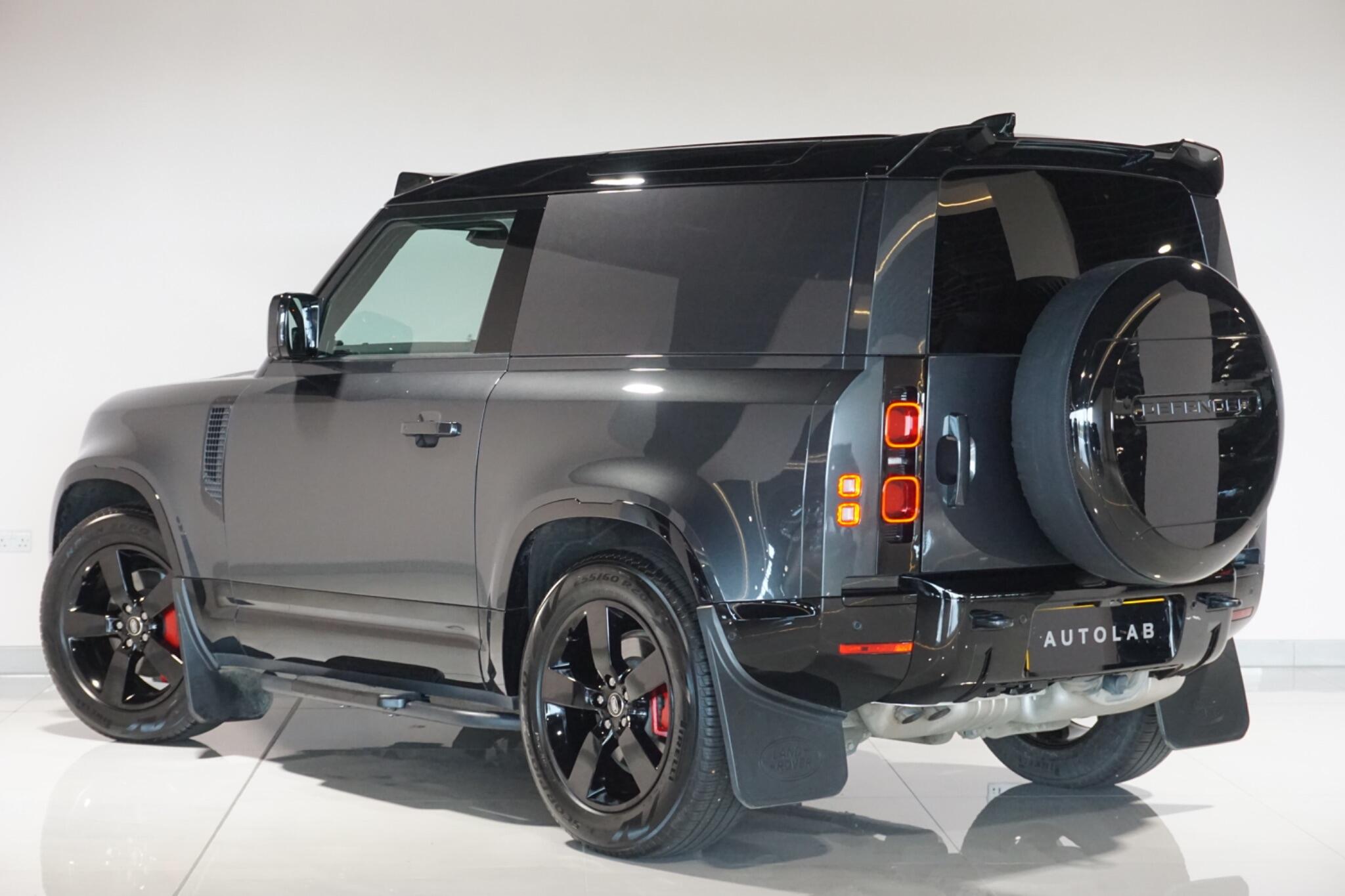 Land Rover Defender 90 3.0 D300 MHEV X-Dynamic HSE Hard Top SUV 3dr Diesel Auto 4WD SWB Euro 6 (s/s) (300 ps)
